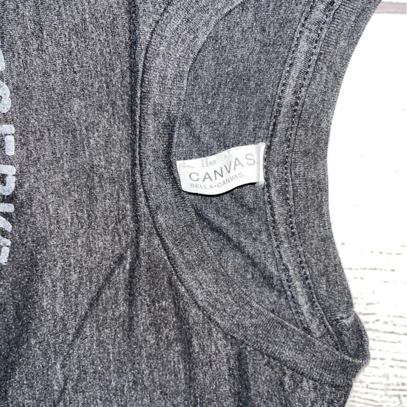 WOODFORD RESERVE DISTILLERY Unisex Grey T-Shirt Versailles Kentucky Size Medium - Picture 4 of 7